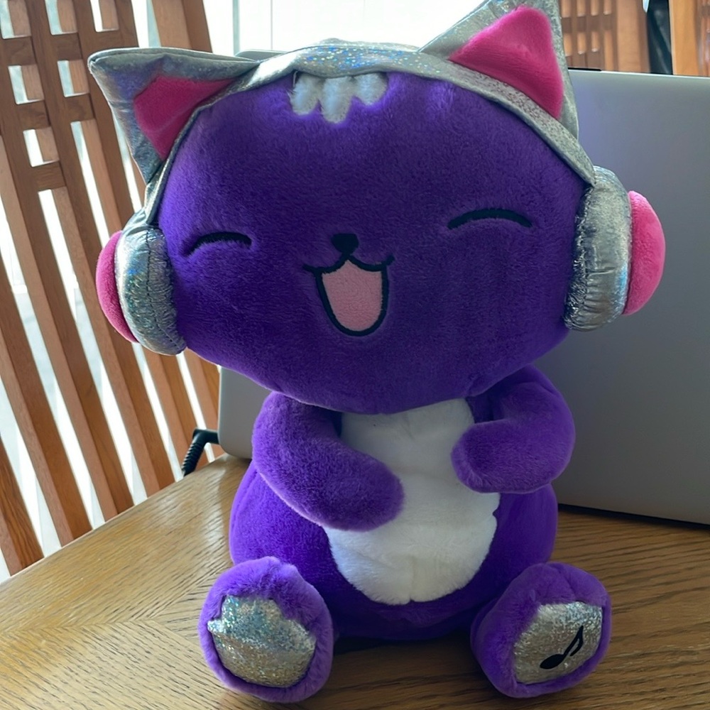Fao Schwarz Glow Brights Plush with Lights and Sounds DJ Cat - Picture 5 of 8